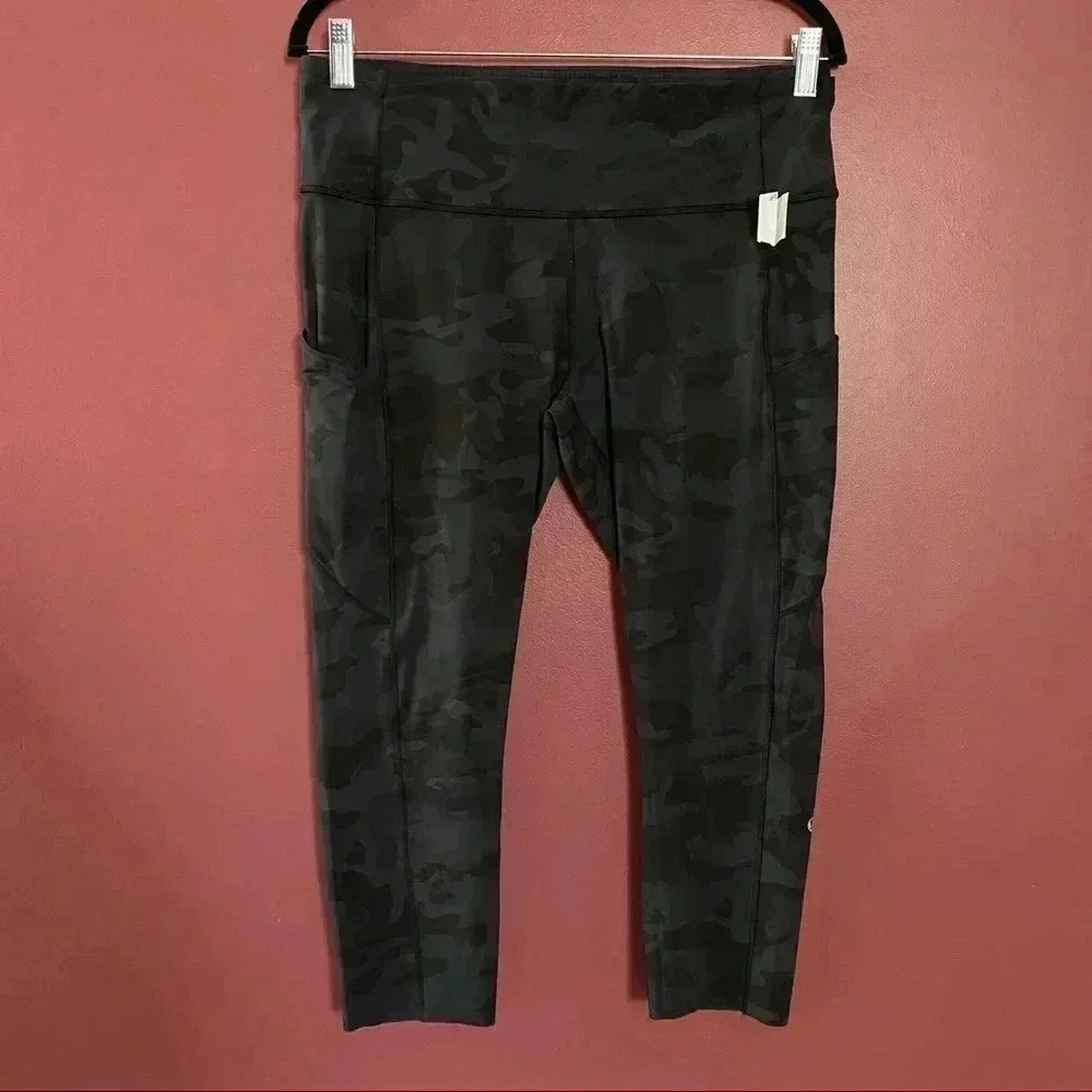 Lululemon Women's Fast HR Crop Camo